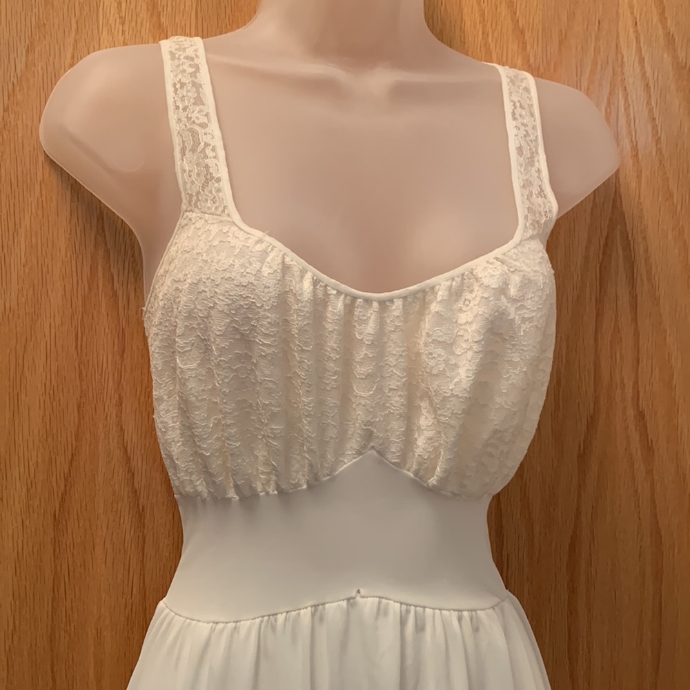 VTG 1940s Van Raalte Cream Lace Silky Nightgown Small MCM Goddess